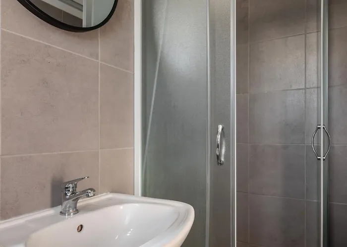 Appartement With And Side Sea View